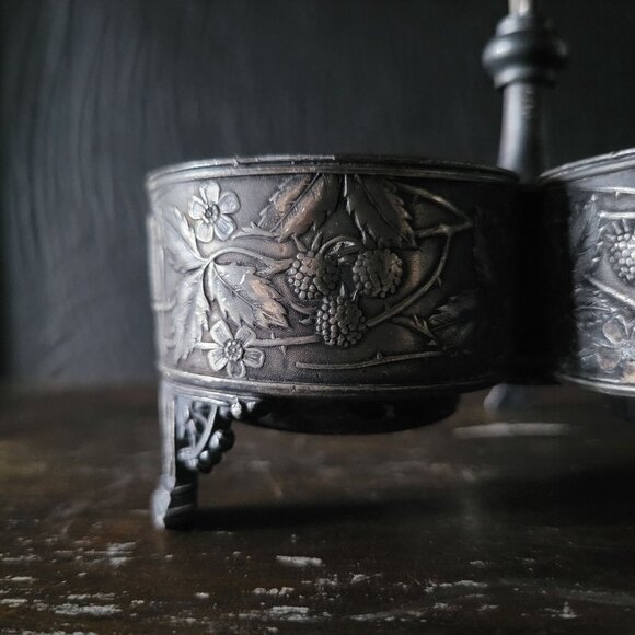 Antique Meriden Quadruple Plate #332 Condiment Bottle Holder Bird & Fruit Design - Picture 3 of 15